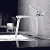 Grifo de baño de fundición de certificado de color blanco y cromo de estilo de lujo