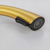 Grifo de cocina para fregadero de PVD de color dorado cepillado extraíble montado en cubierta