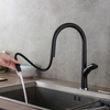 Mezclador de cocina frío y caliente de latón con espray latente de color negro mate